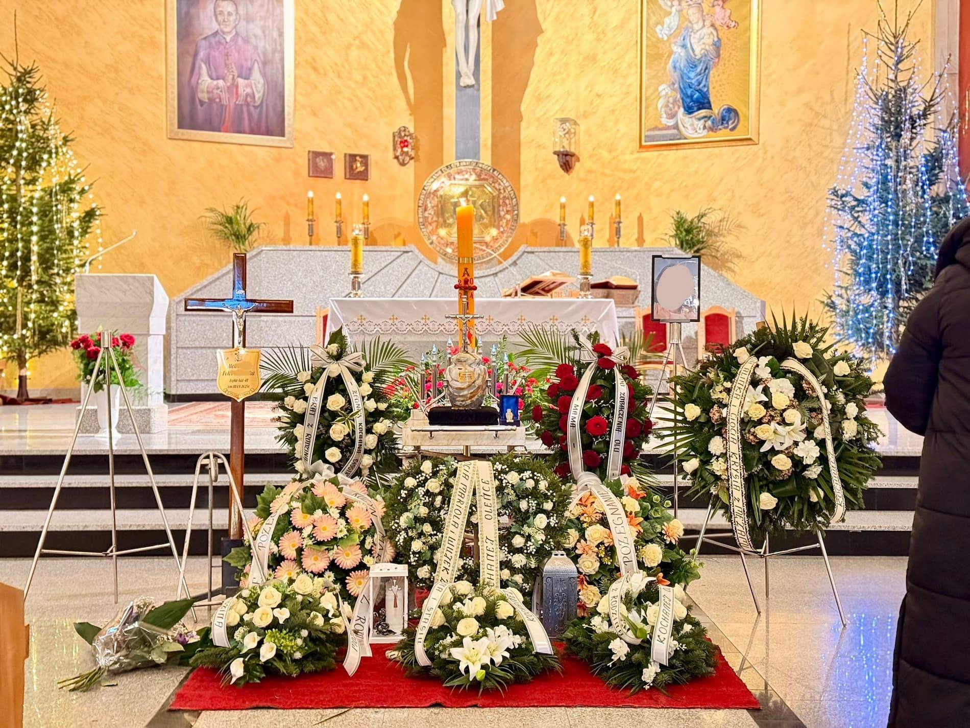 ceremonia pogrzebowa w kościele